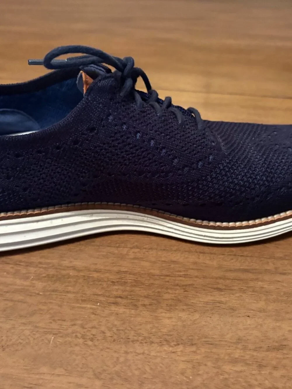 Like New, Men's Cole Haan Original Grand Shortwing Oxford Navy Shoes. Size 9.5